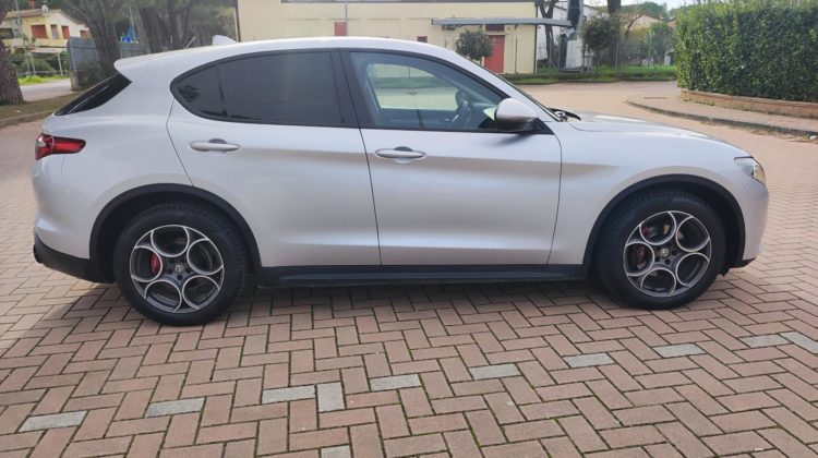 ALFA ROMEO STELVIO 2.2 TURBODIESEL CV 190 AT8 Q4 SPRINT